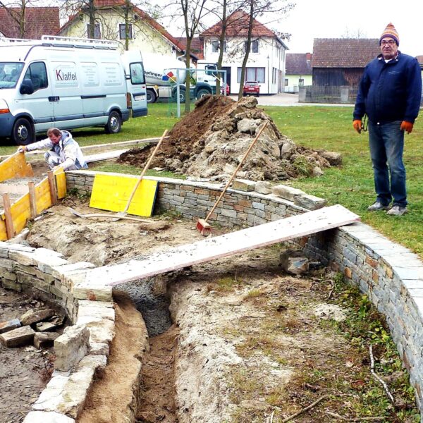Die Errichtung des Badeplatzes in Sittendorf wurde von vielen Freiwilligen aus der Ortschaft unterstützt.