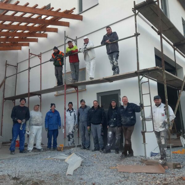 Im Zentrum der Dorferneuerung in Lichtenau stehen die Dorfhäuser – nicht nur architektonische Wahrzeichen, sondern auch pulsierende Treffpunkte, an denen Ideen wachsen, Tradition gepflegt und Zukunft gestaltet wird.