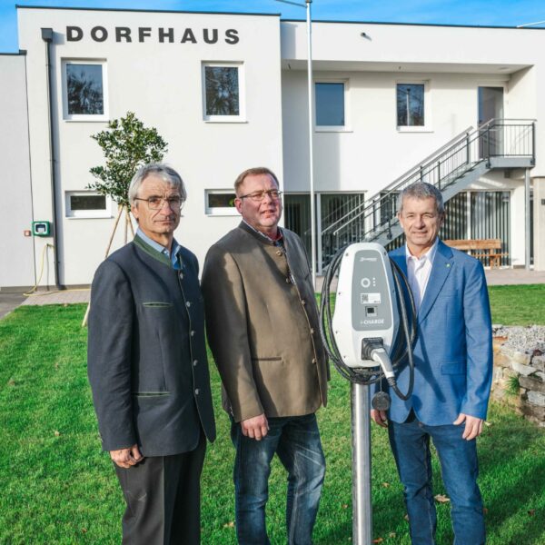 In Wartberg wurde ein Traum Wirklichkeit: Das neue Dorfhaus ist Treffpunkt für alle Generationen – gestaltet von der ganzen Dorfgemeinschaft.