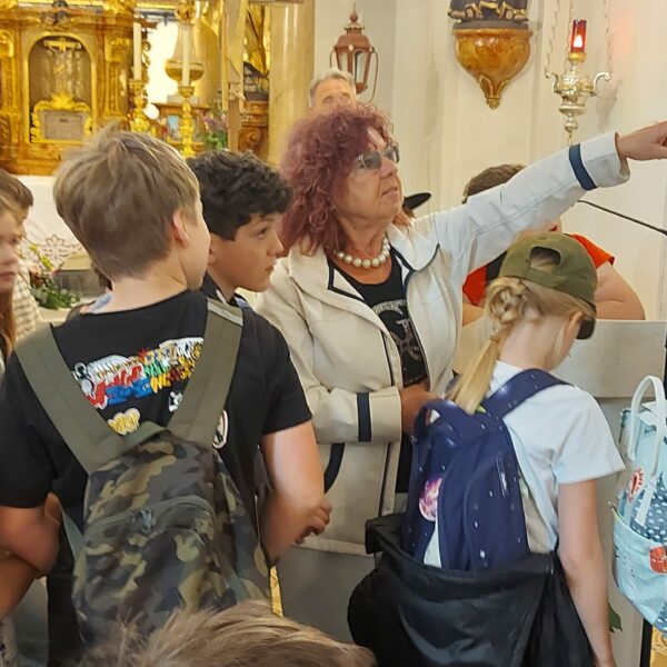 Im Zuge der Leitbilderstellung mit Dorfgesprächen für die Gemeinde Hennersdorf Ende des Jahres 2023 wurde die Idee geboren, solche „Gespräche“ auch mit Kindern abzuhalten, um deren Anliegen und Wünsche festzuhalten.