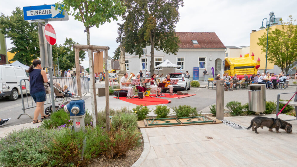 Sommerfest 2025 entlang der Hauptstraße in Zwentendorf