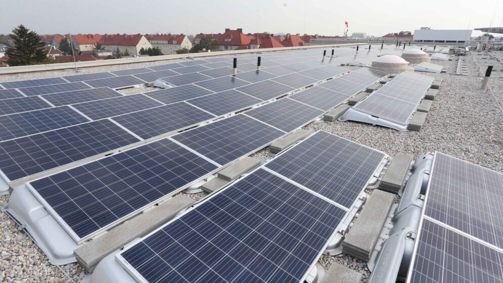 Blick auf eine PV-Anlage