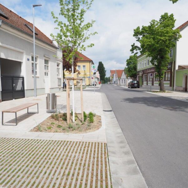 Ein Meilenstein war die klimafitte Neugestaltung der Hauptstraße zur Begegnungszone.