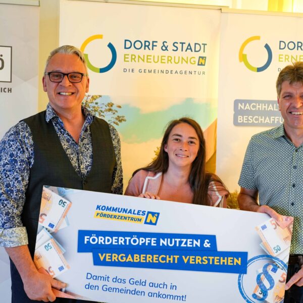 Damit das Geld auch in den Gemeinden ankommt, lud die dorf- & Stadterneuerung in Kooperation mit der Wirtschaftskammer NÖ zum Seminar "Fördertöpfe nutzen & Vergaberecht verstehen" nach Hofstetten-Grünau ein.