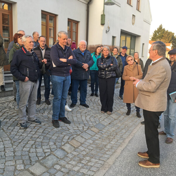 Spannende Impulse, inspirierende Vorträge und reger Austausch: Bei den Dorfgesprächen in Großrussbach trafen sich engagierte Menschen aus der Region, denen die Dorferneuerung am Herzen liegt.