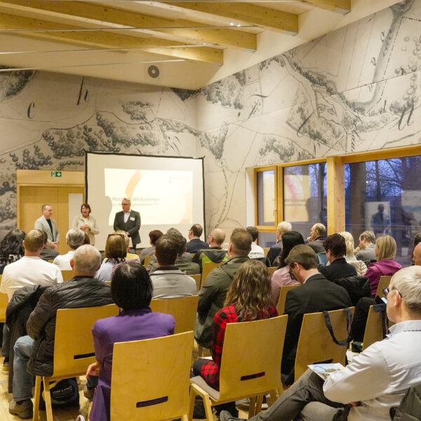 Beim Dorfgespräch in Prinzersdorf trafen sich engagierte Menschen aus der Region, um Ideen auszutauschen und ihre Orte gemeinsam weiterzuentwickeln.