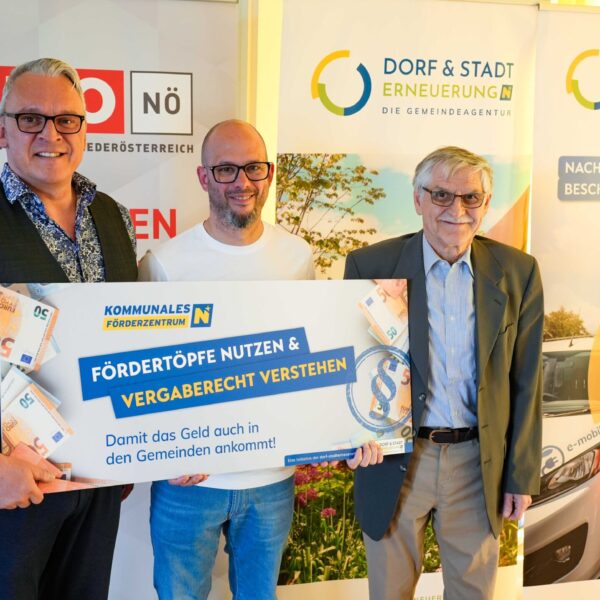 Damit das Geld auch in den Gemeinden ankommt, lud die dorf- & Stadterneuerung in Kooperation mit der Wirtschaftskammer NÖ zum Seminar "Fördertöpfe nutzen & Vergaberecht verstehen" nach Hofstetten-Grünau ein.