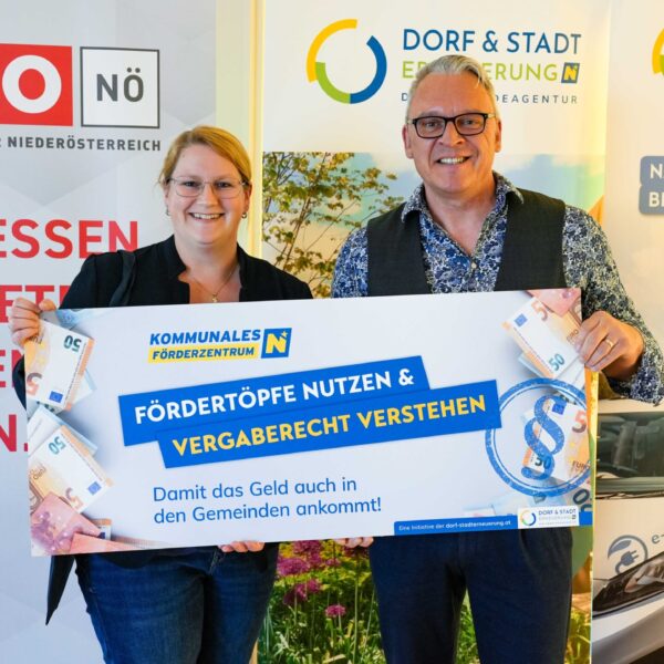 Damit das Geld auch in den Gemeinden ankommt, lud die dorf- & Stadterneuerung in Kooperation mit der Wirtschaftskammer NÖ zum Seminar "Fördertöpfe nutzen & Vergaberecht verstehen" nach Hofstetten-Grünau ein.