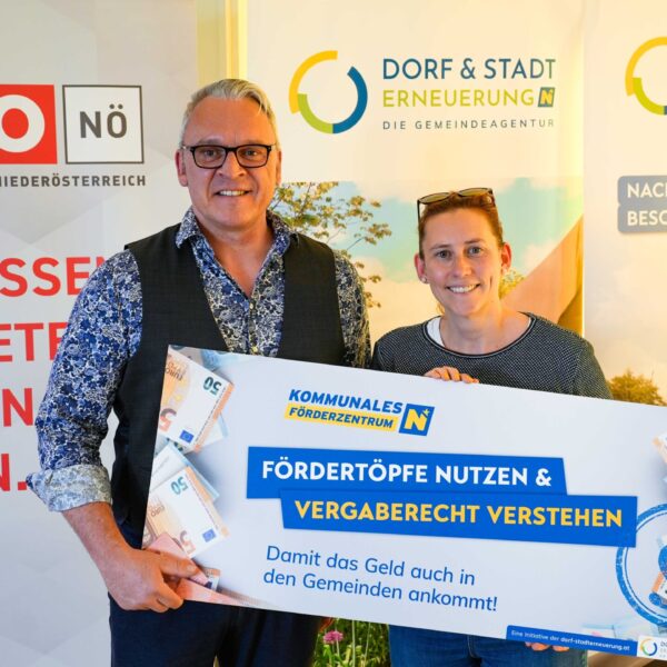 Damit das Geld auch in den Gemeinden ankommt, lud die dorf- & Stadterneuerung in Kooperation mit der Wirtschaftskammer NÖ zum Seminar "Fördertöpfe nutzen & Vergaberecht verstehen" nach Hofstetten-Grünau ein.