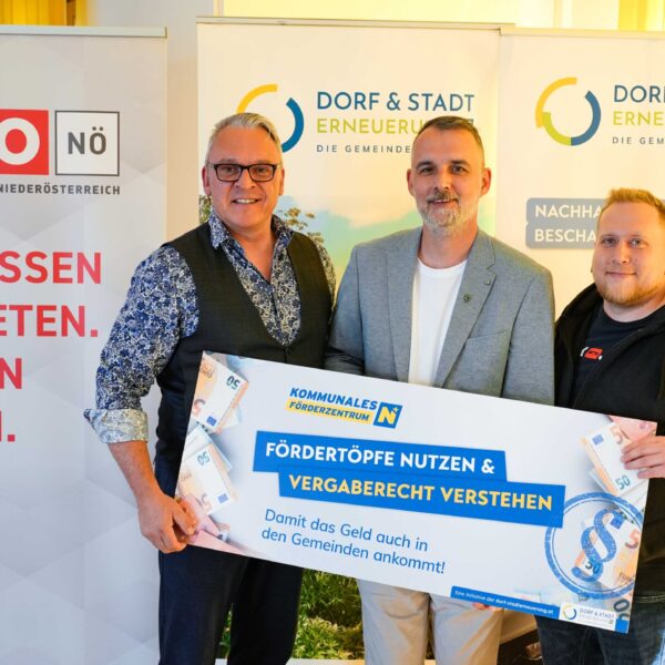 Damit das Geld auch in den Gemeinden ankommt, lud die dorf- & Stadterneuerung in Kooperation mit der Wirtschaftskammer NÖ zum Seminar "Fördertöpfe nutzen & Vergaberecht verstehen" nach Hofstetten-Grünau ein.