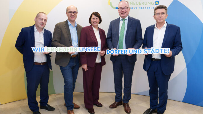 Viele aktuelle Informationen für Gemeinden und Dorferneuerungsvereine gab es für die Gäste des Stammtisches der Dorf- & Stadterneuerung in NÖ Mitte in Langenlebarn.