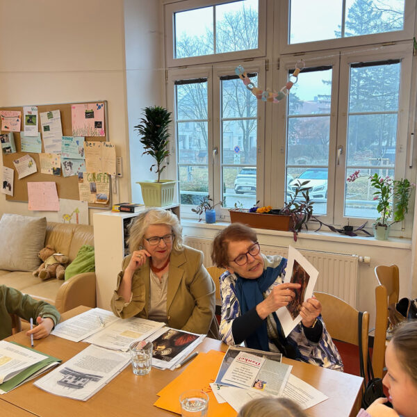 Im Sachunterricht in der Volksschule wurden die Themen der Kinderdorfgespräche aufbereitet.