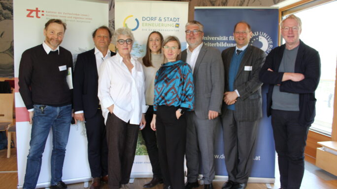 Daniel Zimmermann Büro 3:0, Weatherpark Daniel Brüll, NÖ Dorf- und Stadterneuerung Evelyn Rudnicki, ZT Kammer Wien, NÖ, Burgenland Theresa Mayerhofer BMWKMS Christine Lechner, ORTE Architekturnetzwerk NÖ Martin Grüneis, Kulturabteilung NÖ Christian Hanus, Universität für Weiterbildung Krems Ernst Pfaffeneder, ORTE Architekturnetzwerk NÖ