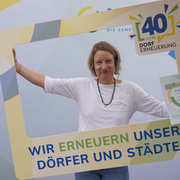 Vertreterinnen und Vertreter der Gemeinden und Vereine in Niederösterreich beim 40-Jahre-Fest der Dorf- & Stadterneuerung auf Schloss Luberegg