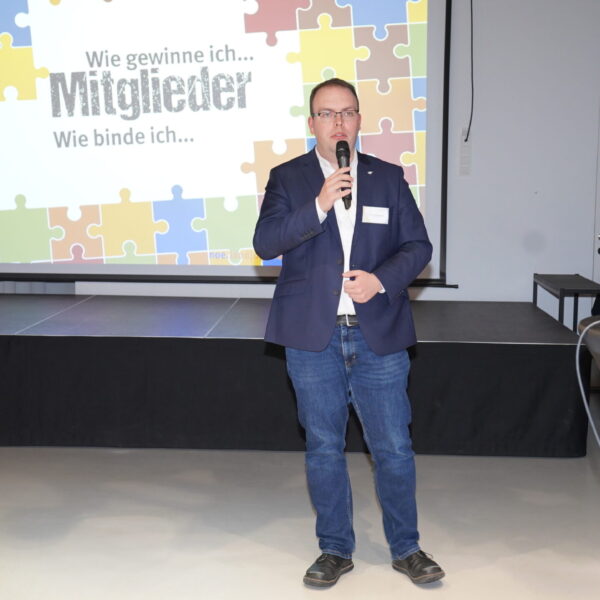 Im Dorfzentrum Klein-Meiseldorf wurde engagiert über Chancen und Herausforderungen der Dorf- & Stadterneuerung diskutiert – und lebhaft Ideen ausgetauscht.