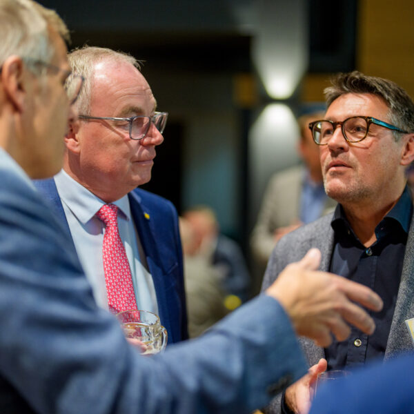 Aktuelle Themen der Dorf- & Stadterneuerung wurden von zahlreichen interessierten Gästen mit LH-Stv. Stephan Pernkopf und vielen weiteren hochkarätigen Expertinnen und Experten diskutiert.