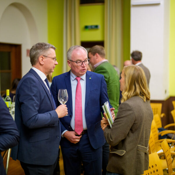 Aktuelle Informationen, interessante Gespräche und gute Stimmung: Der Stammtisch der Dorf- & Stadterneuerung im Waldviertel wurde einmal mehr zum Treffpunkt für alle, denen lebendige Regionen und Dörfer wichtig sind.
