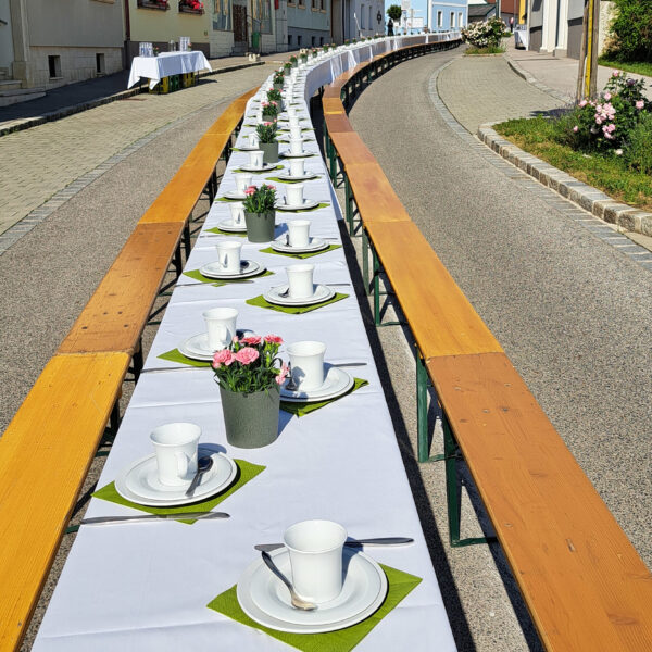 Mit dem Dorffrühstück wird ein gesellschaftlicher Treffpunkt für die Bevölkerung geschaffen.
