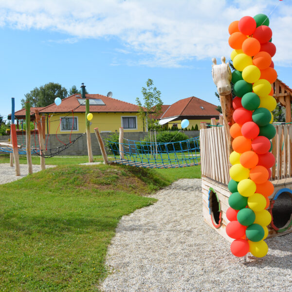 Eröffnung des Kinderspielplatzes in Höflein