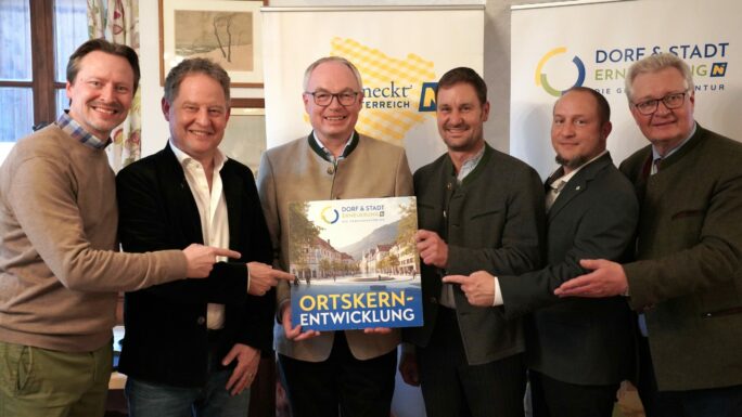 BGM Rainer Handlfinger Ober-Grafendorf/ Bürgermeister Florian Schneider Burghausen, LHSTV Pernkopf, Stefan Kammergruber, Kreisvertretung bayr. Gemeindetag, Alötting, Erster Bürgermeister, Emmerting/Martin Alexy, Referat E2 Bayerisches Staatsministerium für Ernährung, Landwirtschaft