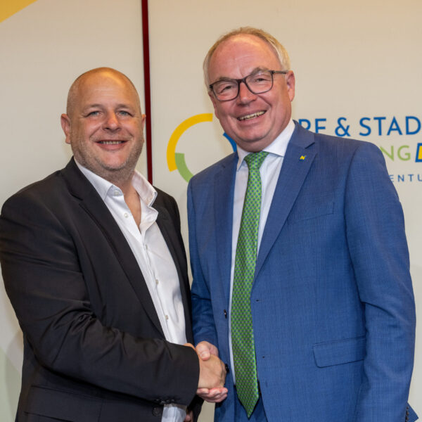 Großes Interesse an den Themen der Dorf- & Stadterneuerung zeigten die Vertreter der Gemeinde und und Vereine im Industrieviertel. die zum Stammtisch nach Reisenberg gekommen waren.