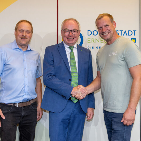 Großes Interesse an den Themen der Dorf- & Stadterneuerung zeigten die Vertreter der Gemeinde und und Vereine im Industrieviertel. die zum Stammtisch nach Reisenberg gekommen waren.