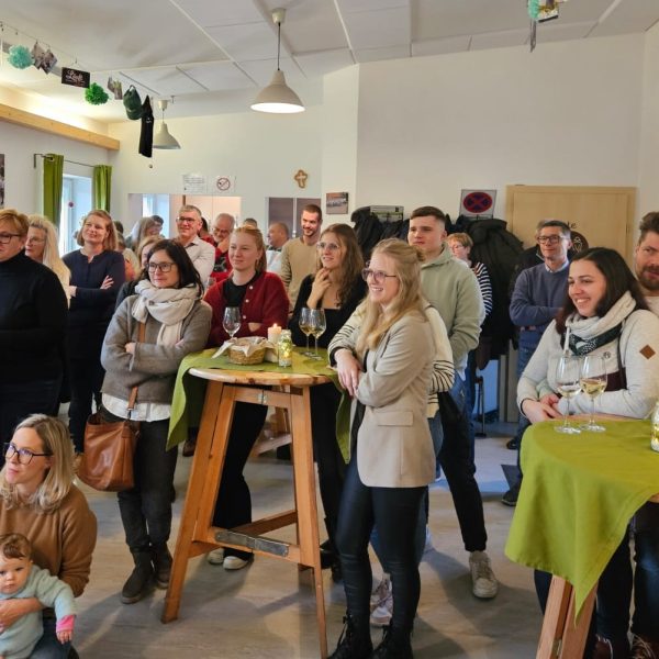 „So kochen & backen d´Jeitendorfer“. Das Werk vereint Rezepte und Projekte, die von der Dorfgemeinschaft sowie ehemaligen Jeitendorfer:innen mit viel Liebe zubereitet und umgesetzt wurden.