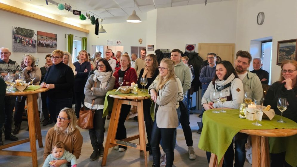 „So kochen & backen d´Jeitendorfer“. Das Werk vereint Rezepte und Projekte, die von der Dorfgemeinschaft sowie ehemaligen Jeitendorfer:innen mit viel Liebe zubereitet und umgesetzt wurden.