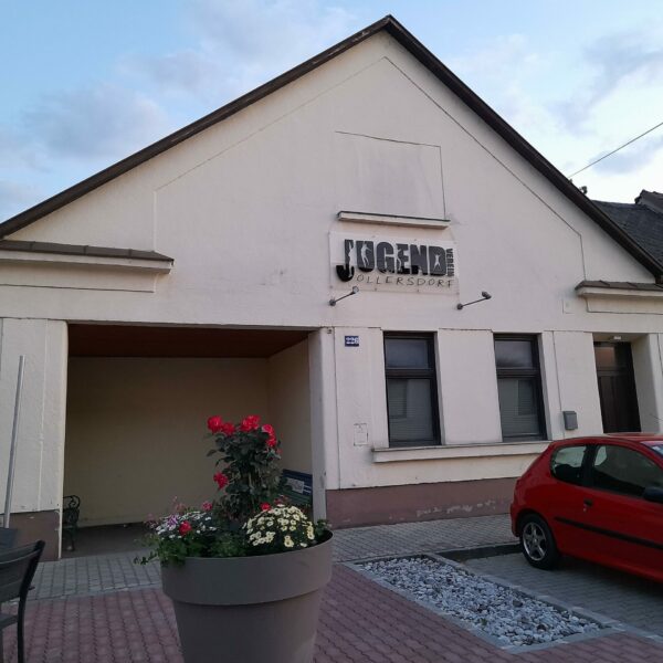 Seit 1996 wird aktiv an den Projekten für das soziale Leben in Ollersdorf gearbeitet. Eine Vielzahl von Projekten zum Thema liebens- und lebenswertes Dorf:wurden umgesetzt.