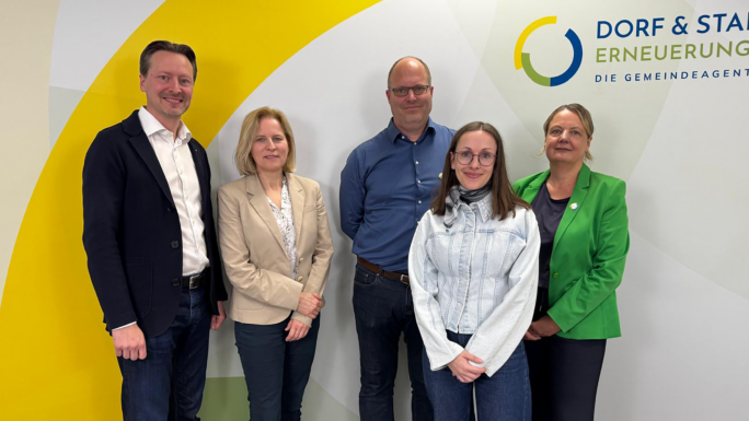 Bgm. Rainer Handlfinger (Ober Grafendorf), Monika Panek, Energie- & Umweltagentur des Landes NÖ, Walter Lammeranner, Kommunales Förderzentrum der Dorf- & Stadterneuerung, Lisa Grün, Lisa Grün, Bundesverband Photovoltaic Austria, Karin Popp-Pichler, Leiterin Kommunales Förderzentrum der Dorf- & Stadterneuerung