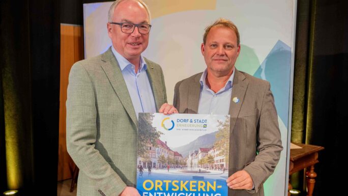 LH-Stellvertreter Stephan Pernkopf und der Ortskernkoordinator der Doef- & Stadterneuerung