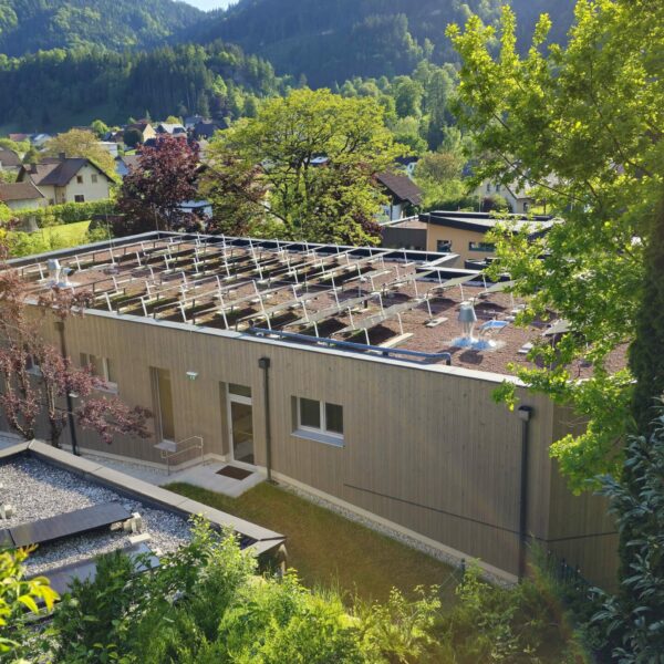 Mit der erfolgreichen Umstellung auf energieeffiziente LEDStraßenbeleuchtung und dem konsequenten Ausbau von Photovoltaikanlagen setzt Hollenstein/Ybbs ein starkes Zeichen für Klimaschutz und nachhaltige Energiezukunft.