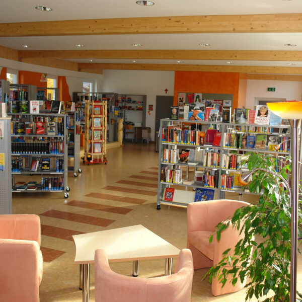 Die gur sortierte Mediathek ist ebenfalls im GuK untergebracht.