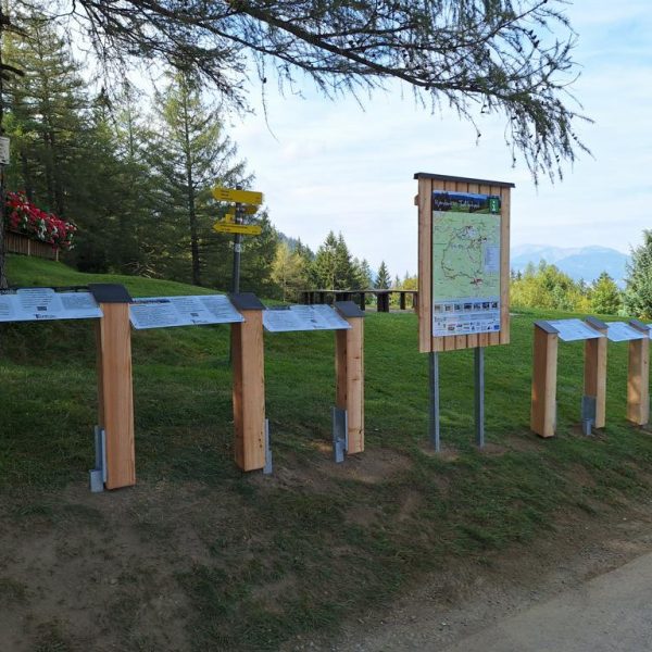Für die Wanderwege in Trattenbach gestaltete der Verein neue ansprechende Startpunkte/Infopoints unter dem Motto „Wanderplatz’l“.