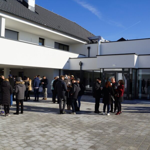 Strengberg zeigt mit dem Generationenplatzl und dem Veranstaltungssaal Unterbergerhof eindrucksvoll, wie vielfältig und nachhaltig Projekte der Dorf- & Stadterneuerung wirken können.