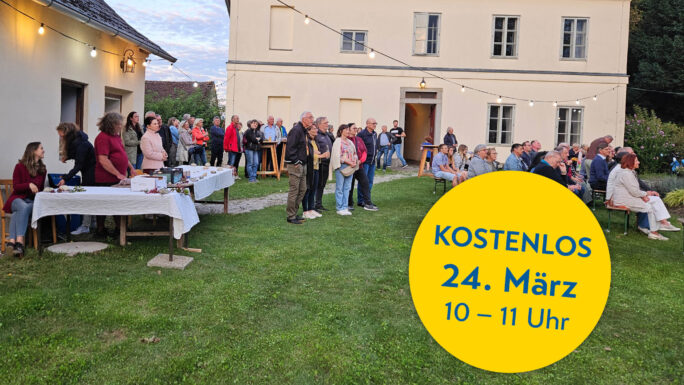 Menschen bei Veranstlatung im Grünen