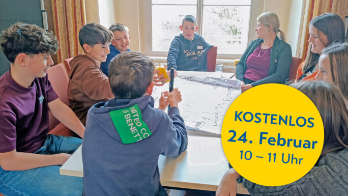 Bild mit jungen Menschen, die dikutierend an einem Tisch sitzen sowie ein Störer mit der Aufschrift kostenlos, 24. Februar , 10 bis 11 Uhr