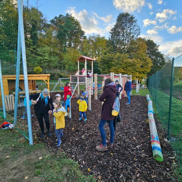 Vier Vereine – ein gemeinsames Ziel: Die Dorfgemeinschaft stärken und soziale Räume für alle Generationen schaffen. Mit innovativen Projekten und echtem Zusammenhalt wird unsere Gemeinde fit für die Zukunft gemacht.